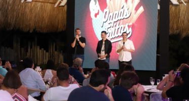 Carlos Sánchez presenta espectáculo de humor «Papás Fritos» en Playa Blanca