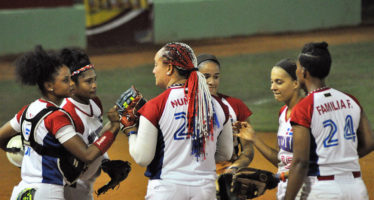 Venezuela derrota a RD en el preolímpico de softbol femenino