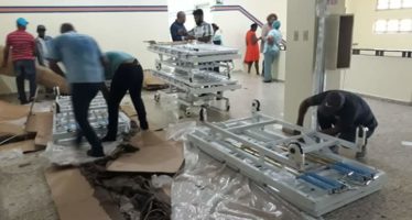 Entregan equipos en el Hospital Dr. Aritides Fiallo Cabral de La Romana