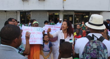 Punta de Garza demanda inicio de docencia y marcha hasta Distrito Educativo