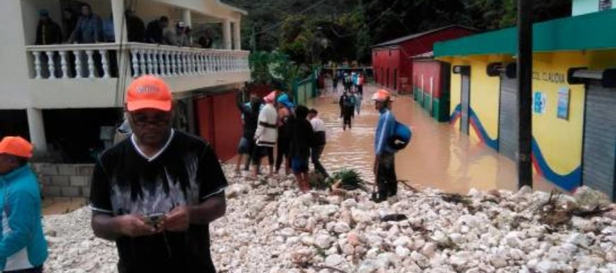 Inundaciones causan daños en Barahona tras fuertes lluvias