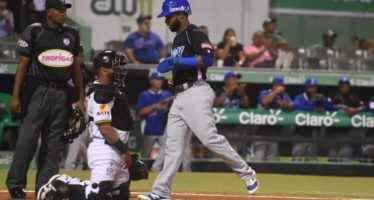 Los Tigres del Licey derrotan a las Estrellas 4-1