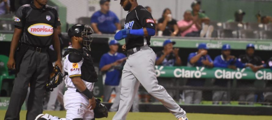 Los Tigres del Licey derrotan a las Estrellas 4-1