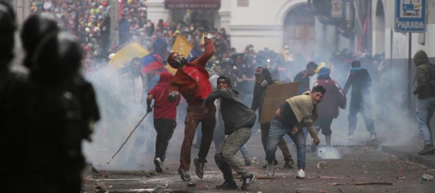 Manifestaciones en Ecuador dejan 5 muertos y 554 heridos