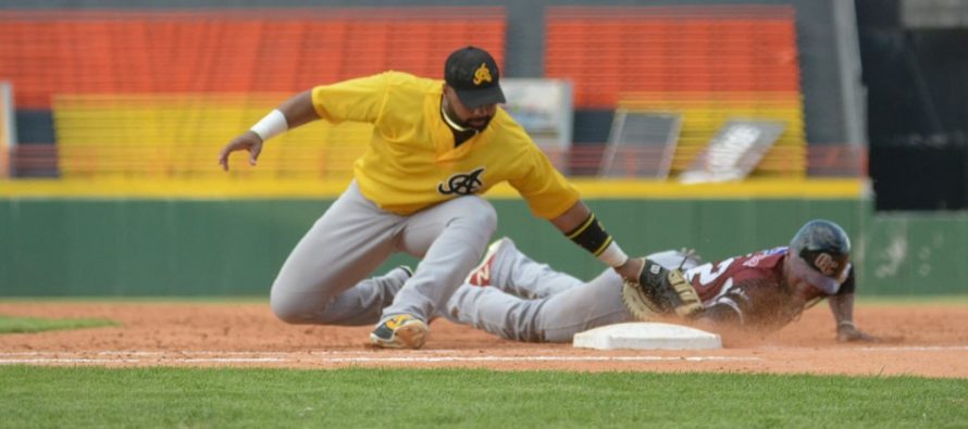 Gigantes ganan a las Águilas partido benéfico del Club Rotario