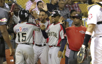 Los Leones continúan mostrando su fortaleza; vencen a las Águilas en Santiago