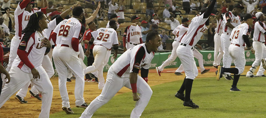 Leones vencen a las Estrellas y suman tres victorias