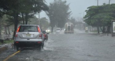 Onamet mantiene 10 provincias en alerta meteorológica por posibles inundaciones