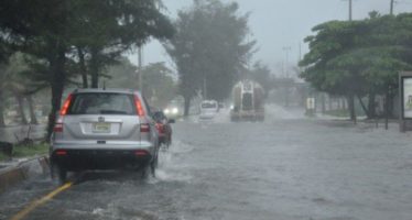 Mantienen 13 provincias en alerta por incidencia de vaguada