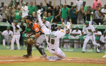 Las Estrellas blanquean a los Toros en su primer encuentro