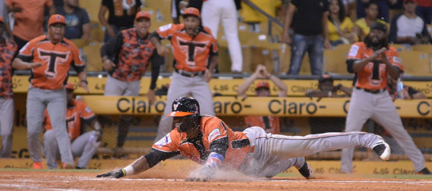 Toros llevan 8 victorias consecutivas; vencen 7-4 a las Águilas