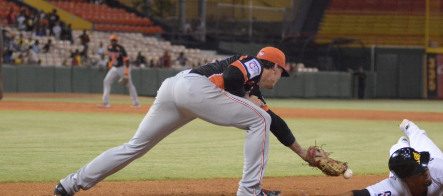 Águilas ganan tercer partido en línea; blanquean a los Toros 4-0