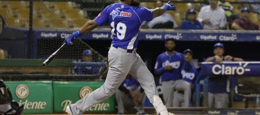 Licey derrota 3-2 a los Leones en 13 innings