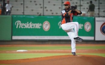 Pitcheo de Hernández y Espino guía victoria de Toros sobre Leones