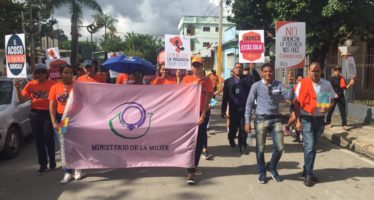 Ministerio de la Mujer en HM realiza marcha “Vivas, Libres y Valientes”