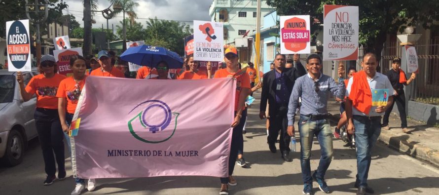 Ministerio de la Mujer en HM realiza marcha “Vivas, Libres y Valientes”