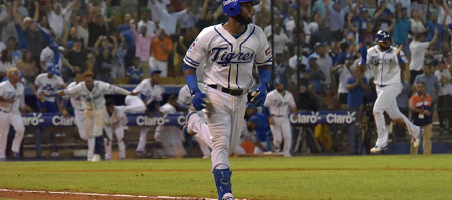 Licey logra sexta victoria seguida al vencer a los Leones