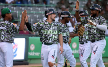 Estrellas derrotan a los Gigantes 9-5; Lewin Díaz se despidió en grande