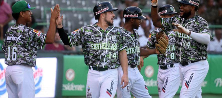 Estrellas derrotan a los Gigantes 9-5; Lewin Díaz se despidió en grande