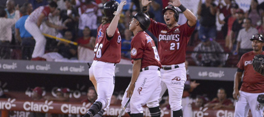 Gigantes superan a las Águilas 7-5; empatan con los Tigres en el tercero