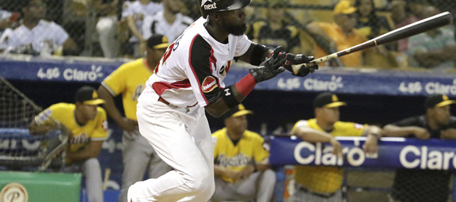 Leones vencen Águilas 11 carreras por 4