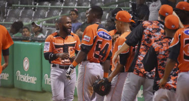 Toros vuelven a adueñarse del segundo lugar al vencer Estrellas 4-3