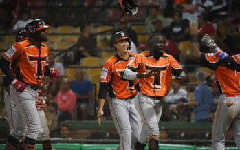 Toros logran su 11ª victoria seguida; vencen al Escogido 12-9