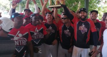 Centro gana torneo BBB navideño de softbol