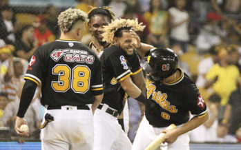 Águilas empate con Leones en segundo lugar; blanquean a los Toros 2-0