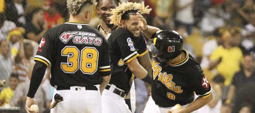 Águilas empate con Leones en segundo lugar; blanquean a los Toros 2-0