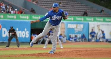 Licey derrota a los Gigantes 6-0; César Valdez lanzó juego completo