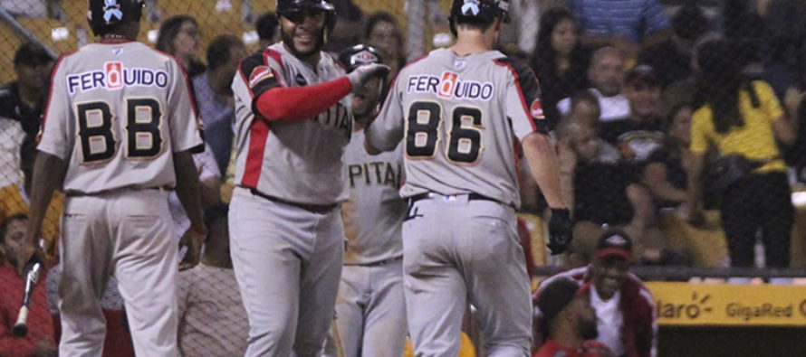 Leones se acercan a la semifinal; golpean a las Águilas 11-1