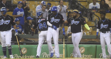 Licey derrota 11-3 a las Estrellas; la dejan en una situación difícil