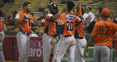 Toros continúan firmes en la primera posición; superan a los Leones 5-4