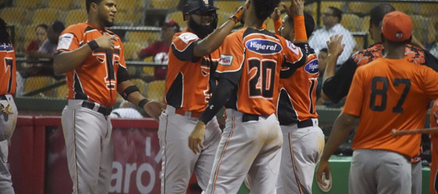 Toros continúan firmes en la primera posición; superan a los Leones 5-4