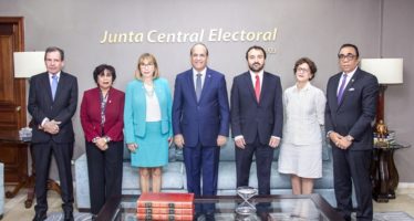 JCE recibe Misión de Avanzada de OEA para las elecciones municipales