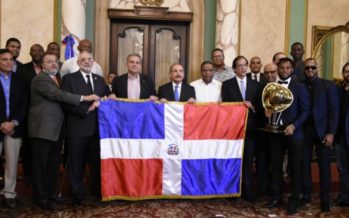 Presidente Danilo Medina recibe a los Toros del Este