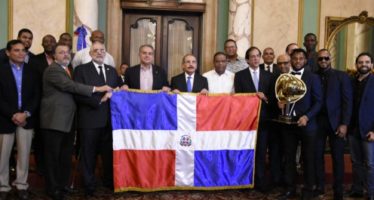 Presidente Danilo Medina recibe a los Toros del Este