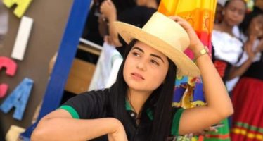 La joven actriz Mirialex Alcántara apuesta al teatro y a poner su provincia en alto