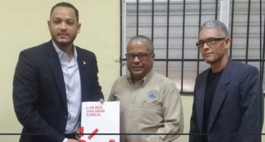 Ayuntamiento de San Pedro de Macorís firma acuerdo con CLARO para instalar Internet gratis