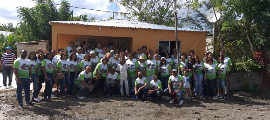 ASODHAMI entrega casa a persona de escasos recursos en Hato Mayor