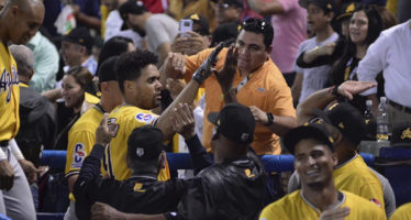 Águilas vencen al Escogido y empatan en segundo con Licey