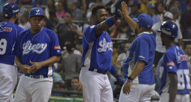 Tigres derrotan a los Leones 10-4