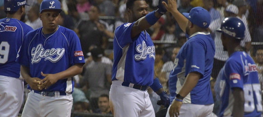 Tigres derrotan a los Leones 10-4