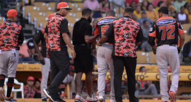 Toros pierden a Yamaico Navarro por lesión en el hombro