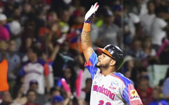 Valdespín batea jonrón, doble y remolca 5 en triunfo Toros de RD vs. Puerto Rico