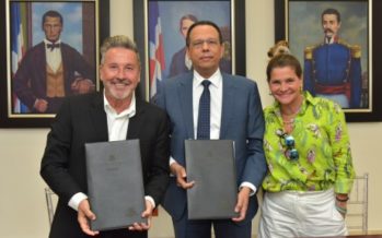 MINERD firma acuerdo con fundación Ricardo Montaner para construcción y cogestión de centro educativo