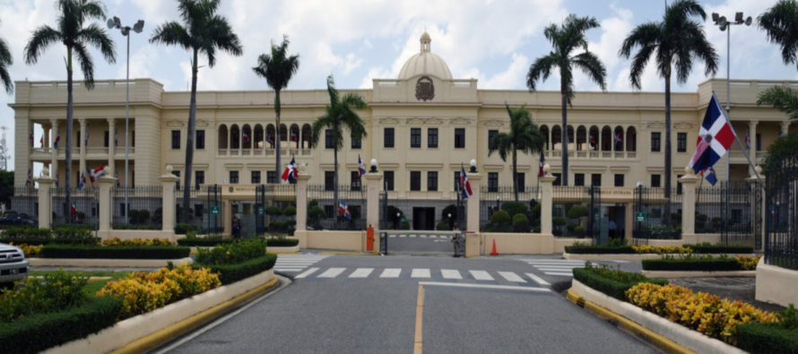 Danilo Medina extiende toque de queda hasta el próximo jueves 30 de abril