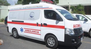 Senador de Hato Mayor informa entrega de ambulancias; una de ellas para uso Covid-19
