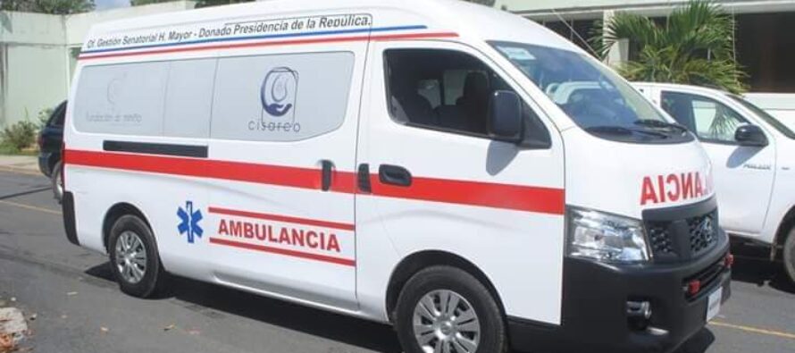 Senador de Hato Mayor informa entrega de ambulancias; una de ellas para uso Covid-19